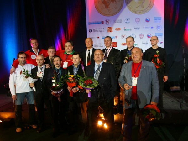Tarybų Sąjungos karatė čempionai ir prizininkai su A. Štruminu ir V. Ilarionovu