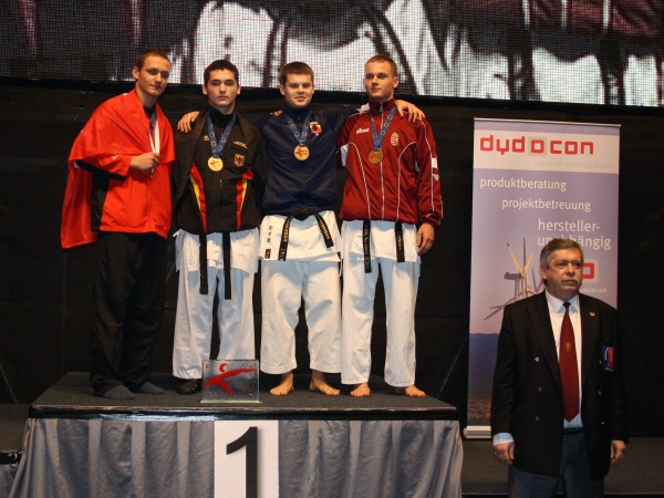 R. Å adas individualiu kumite III v.