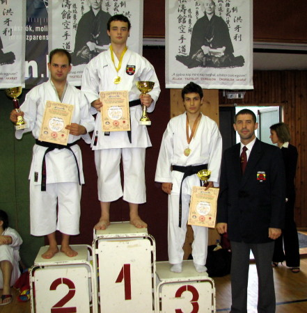 Jaunių individualios kata rungties pasaulio Äempionas Dovydas Žymantas