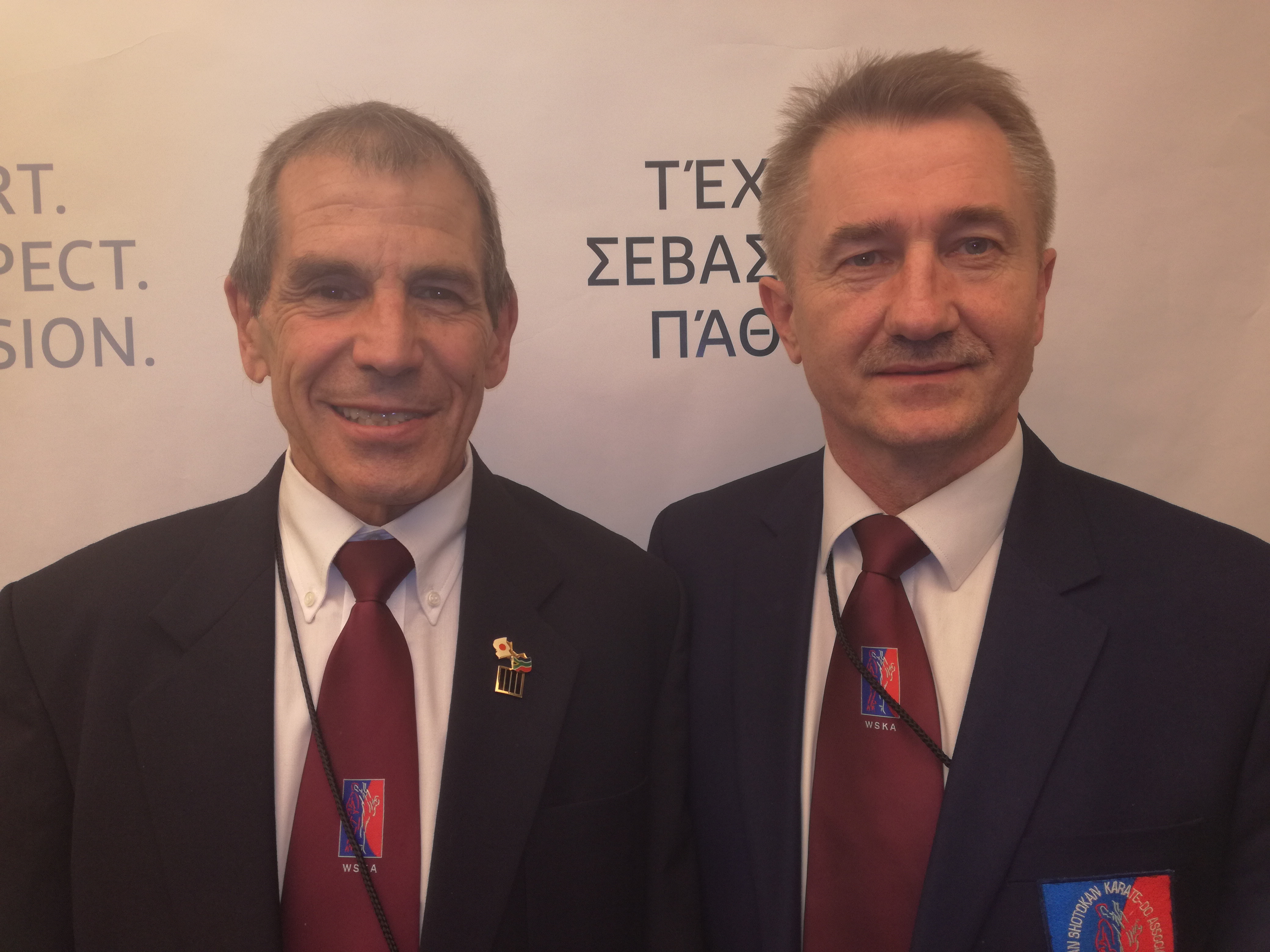 Foto 2017m. WSKA PČ-tas kairėje Pietų Afrikos cheif instruktorius M. Dorfman 8dan ir LSKF viceprezidentas A.Valuntonis.